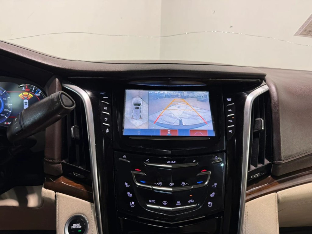 2017 Cadillac Escalade Image 19