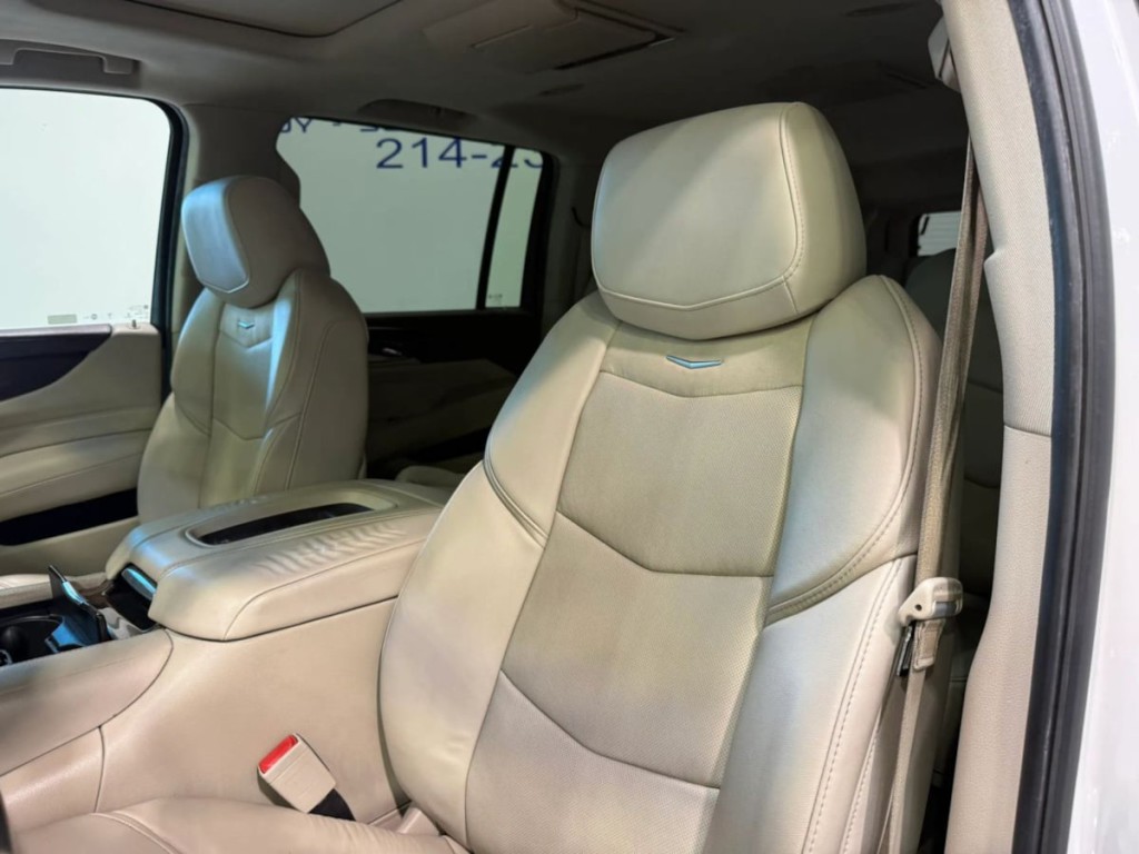 2017 Cadillac Escalade Image 20