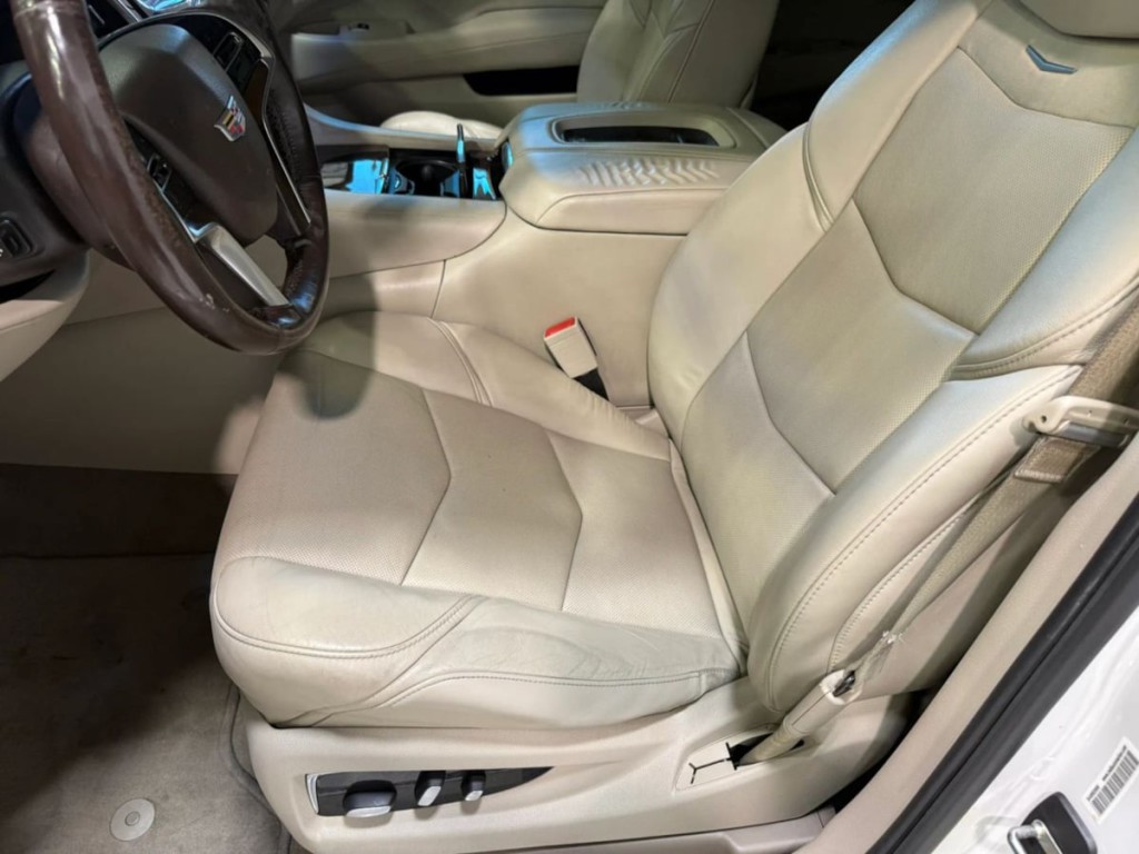 2017 Cadillac Escalade Image 21