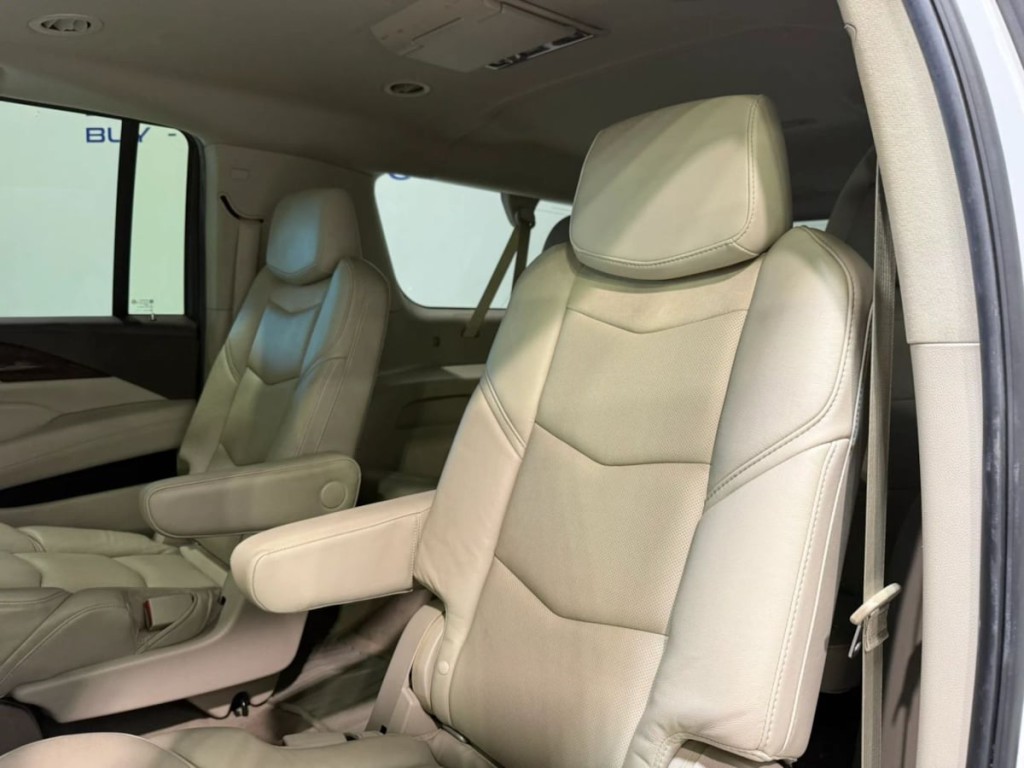 2017 Cadillac Escalade Image 22