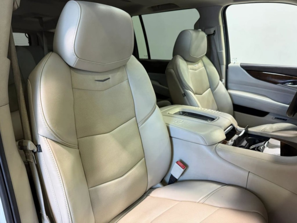 2017 Cadillac Escalade Image 25
