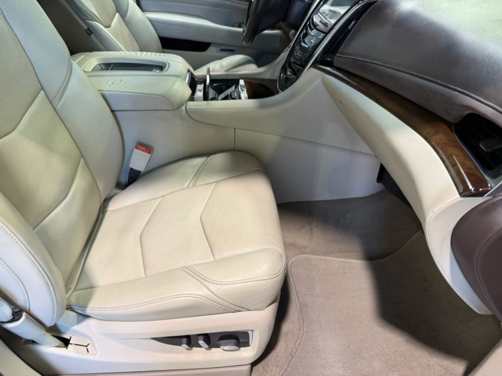 2017 Cadillac Escalade Image 26