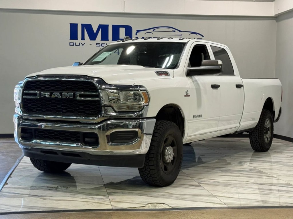 2021 RAM 3500 Image 2