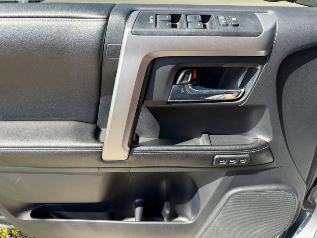 2015 Toyota 4Runner Image 10