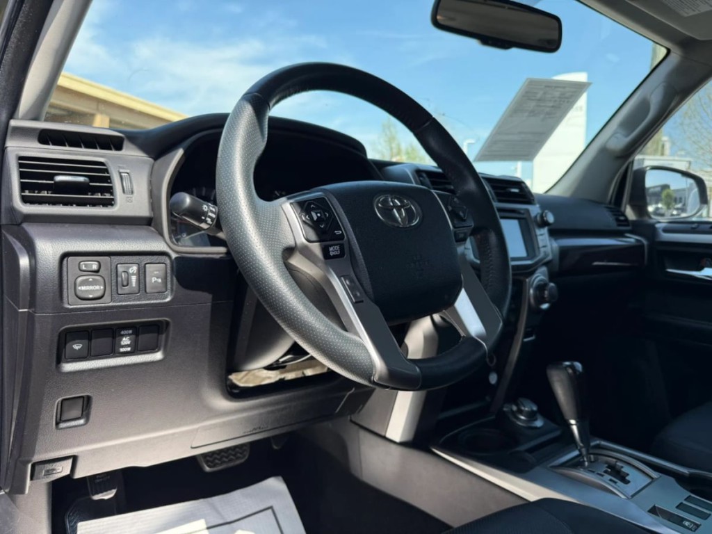 2015 Toyota 4Runner Image 12
