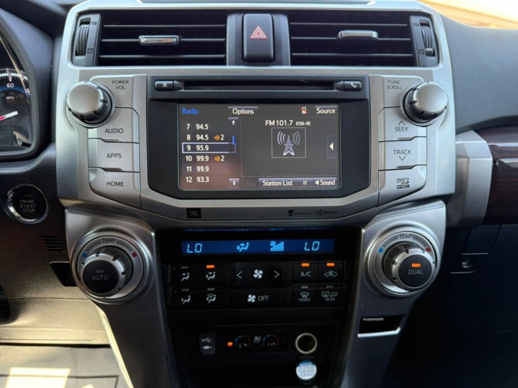 2015 Toyota 4Runner Image 18