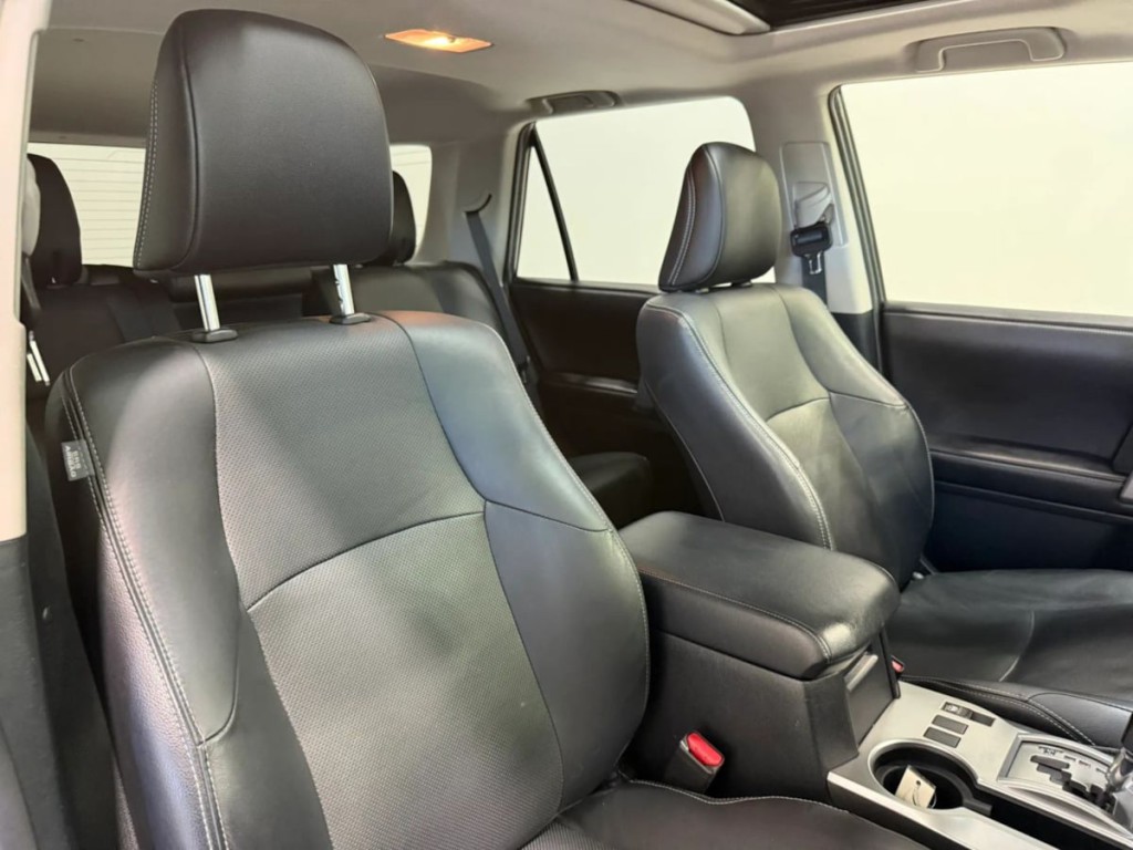 2015 Toyota 4Runner Image 26