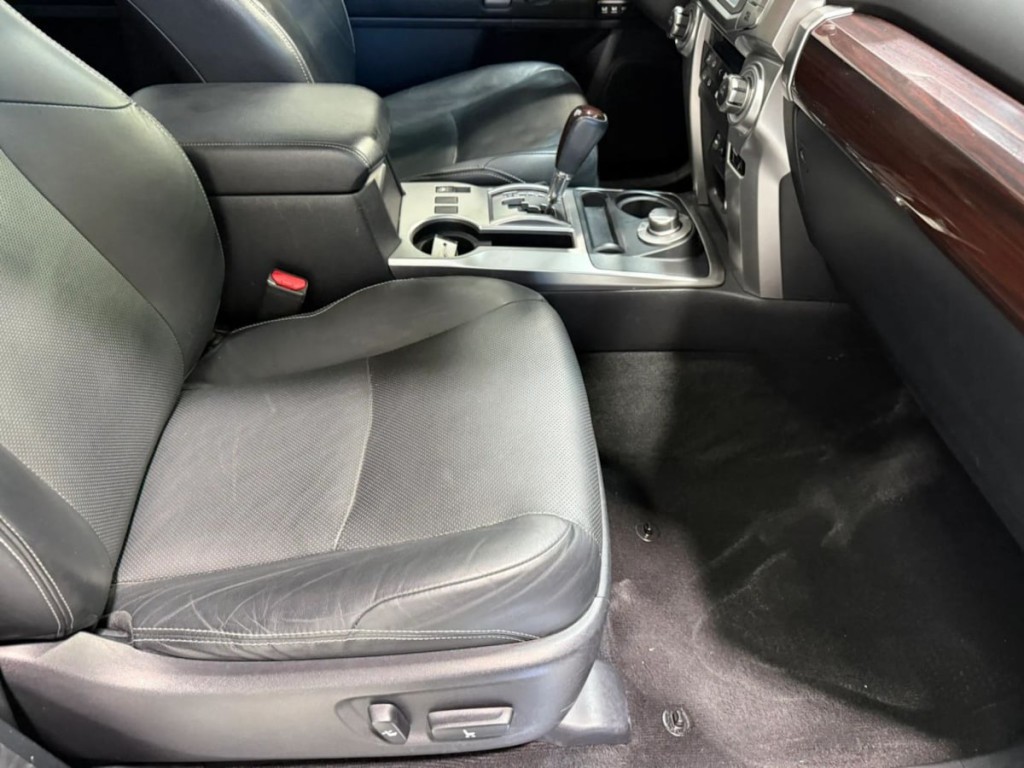 2015 Toyota 4Runner Image 27