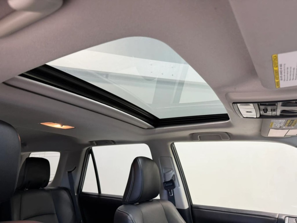 2015 Toyota 4Runner Image 28