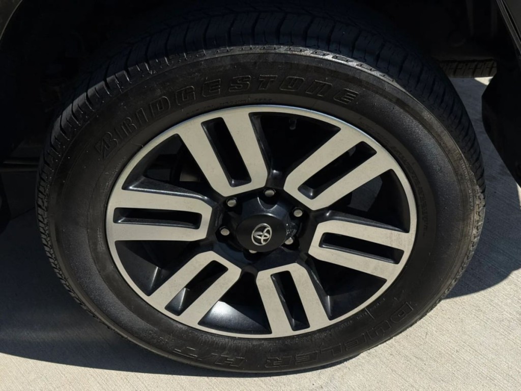 2015 Toyota 4Runner Image 31