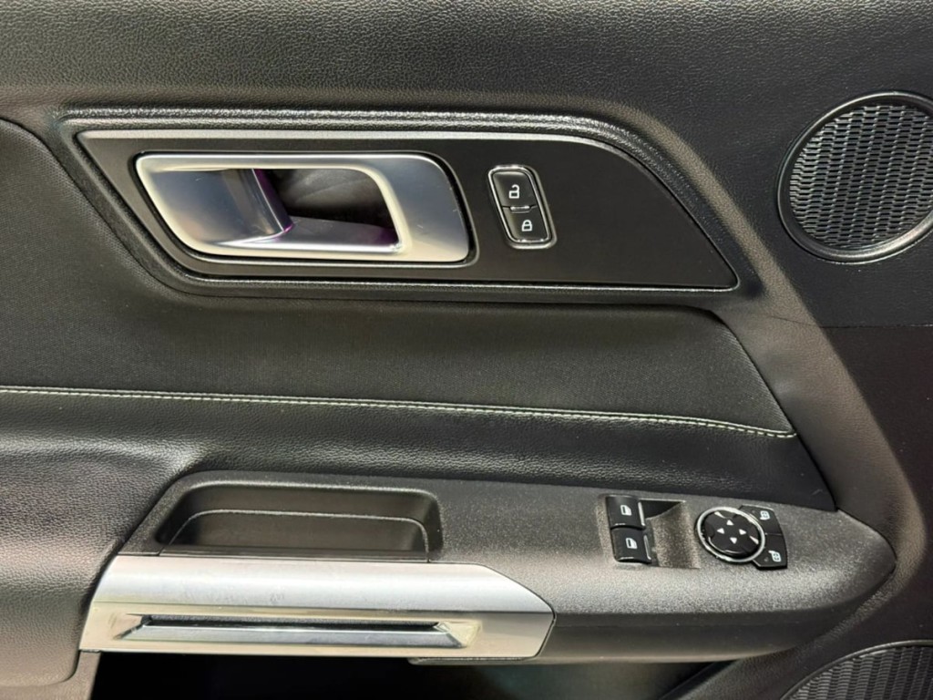 2023 Ford Mustang Image 13