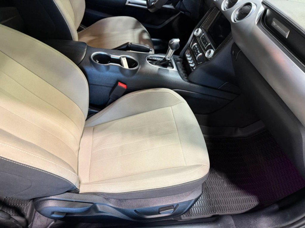 2023 Ford Mustang Image 27