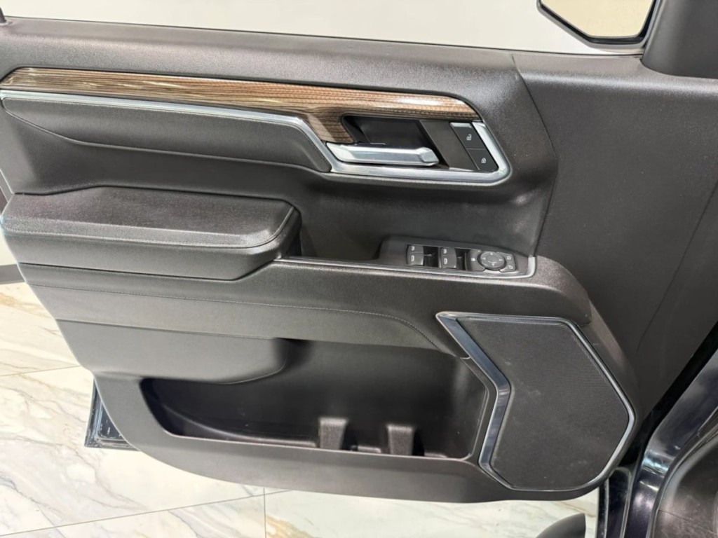 2024 Chevrolet Silverado 1500 Image 10