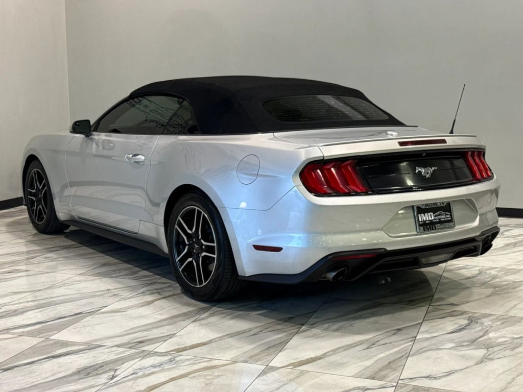 2019 Ford Mustang Image 8