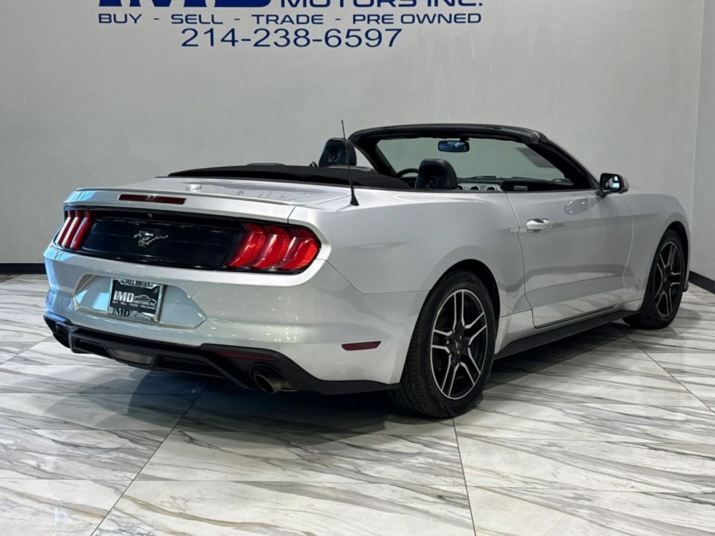 2019 Ford Mustang Image 12