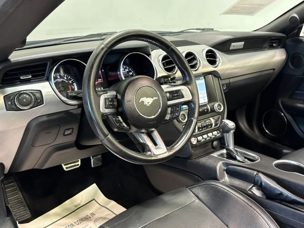 2019 Ford Mustang Image 16