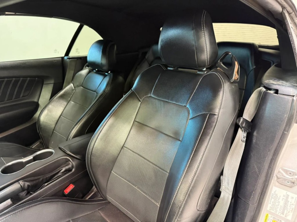 2019 Ford Mustang Image 23