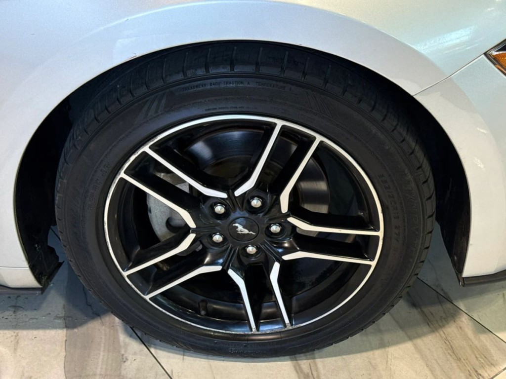 2019 Ford Mustang Image 31