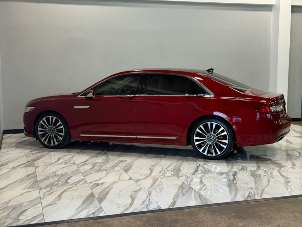 2018 Lincoln Continental Image 9