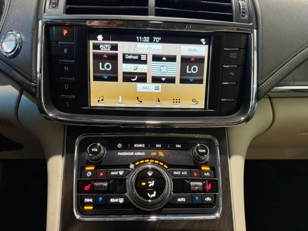 2018 Lincoln Continental Image 20