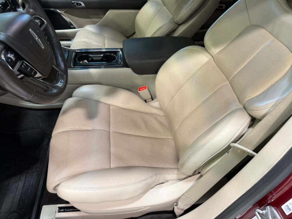 2018 Lincoln Continental Image 23