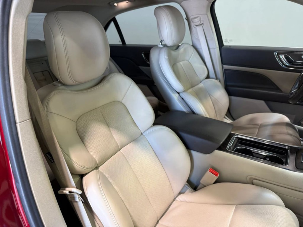 2018 Lincoln Continental Image 27