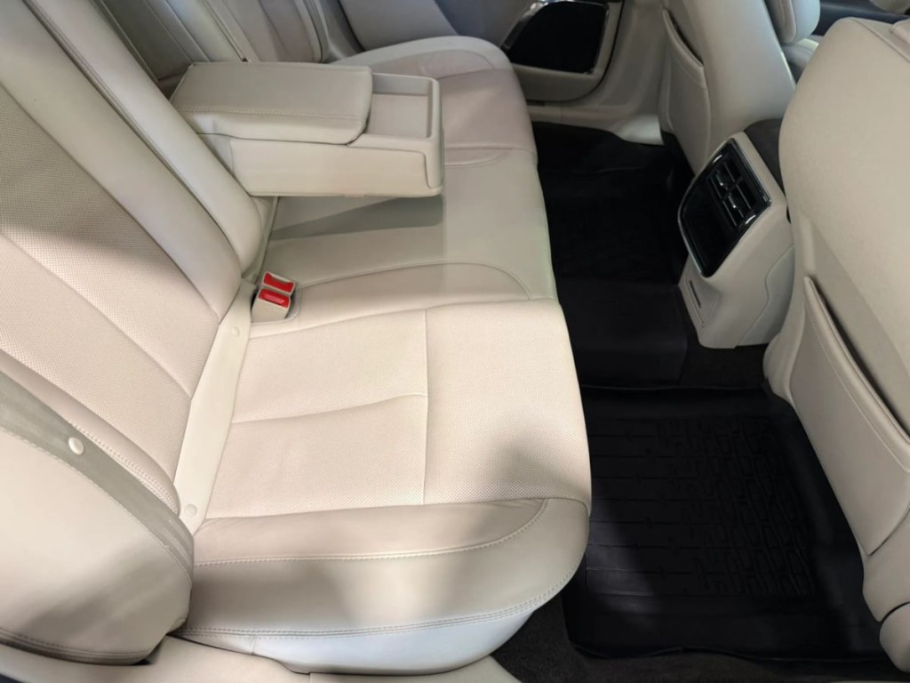 2018 Lincoln Continental Image 30