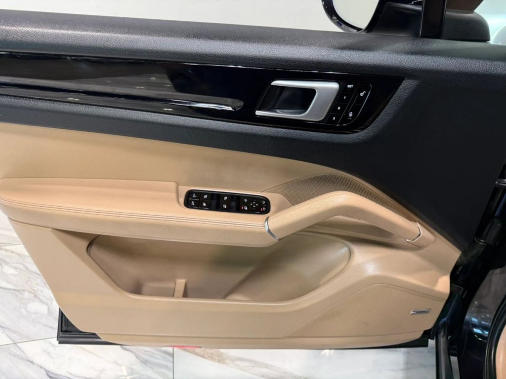 2019 Porsche Cayenne Image 12