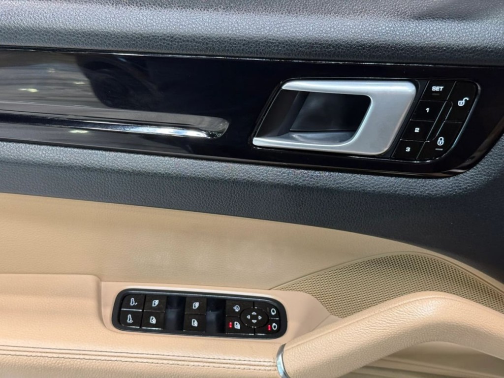 2019 Porsche Cayenne Image 13