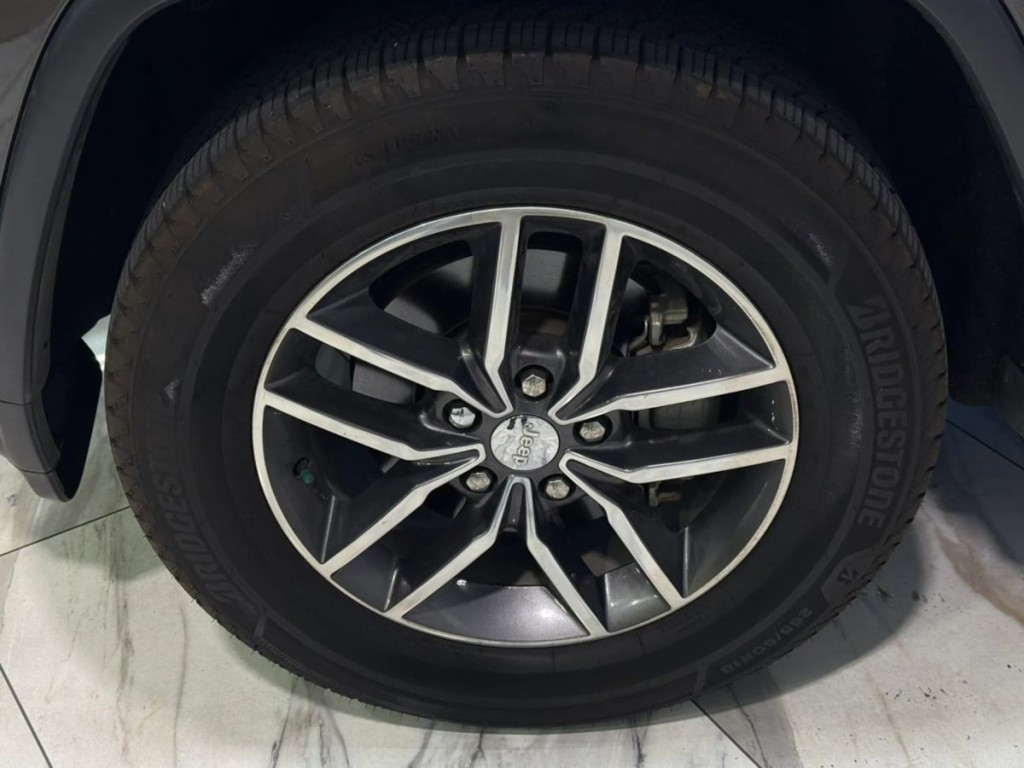 2017 Jeep Grand Cherokee Image 28