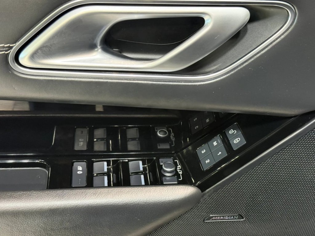 2020 Land Rover Range Rover Image 13