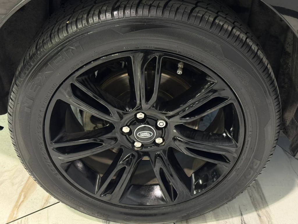 2020 Land Rover Range Rover Image 32