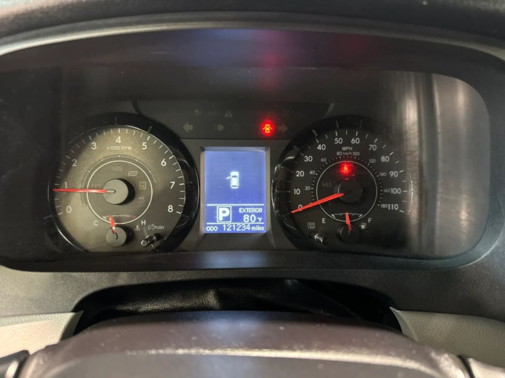 2017 Toyota Sienna Image 16