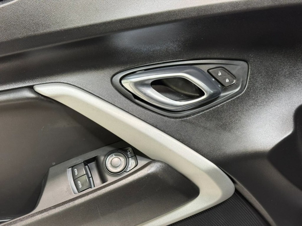 2021 Chevrolet Camaro Image 12