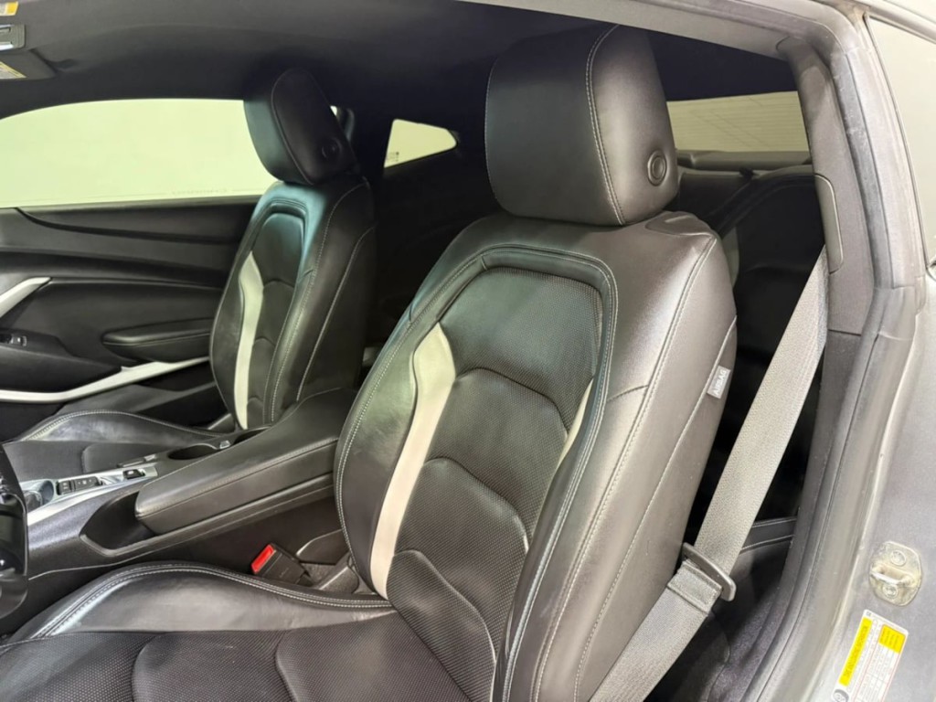 2021 Chevrolet Camaro Image 21