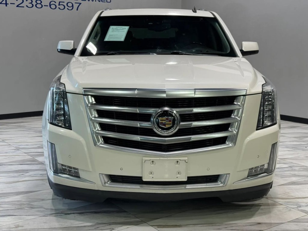 2015 Cadillac Escalade Image 3