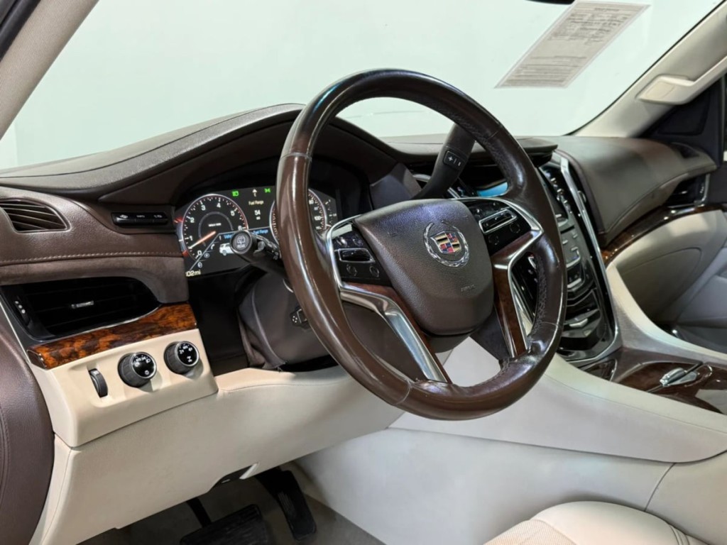 2015 Cadillac Escalade Image 13