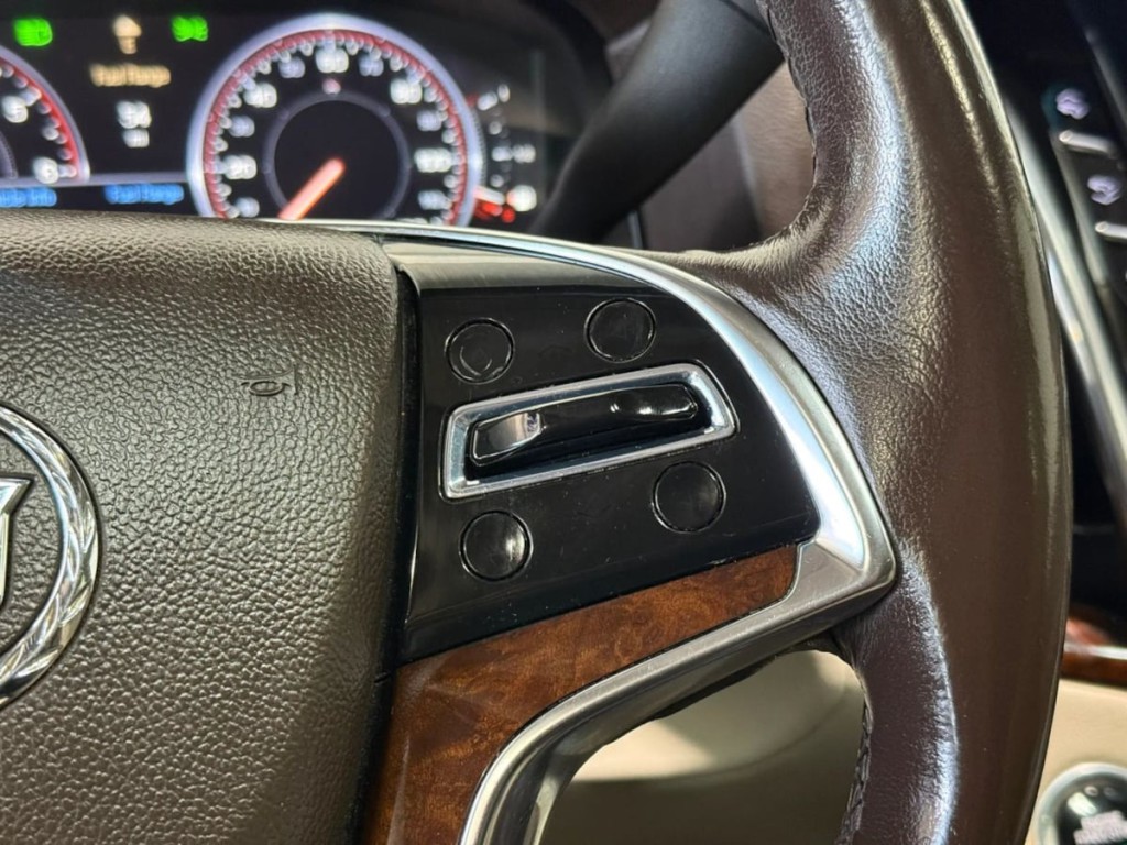 2015 Cadillac Escalade Image 16