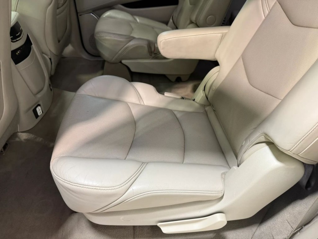 2015 Cadillac Escalade Image 22