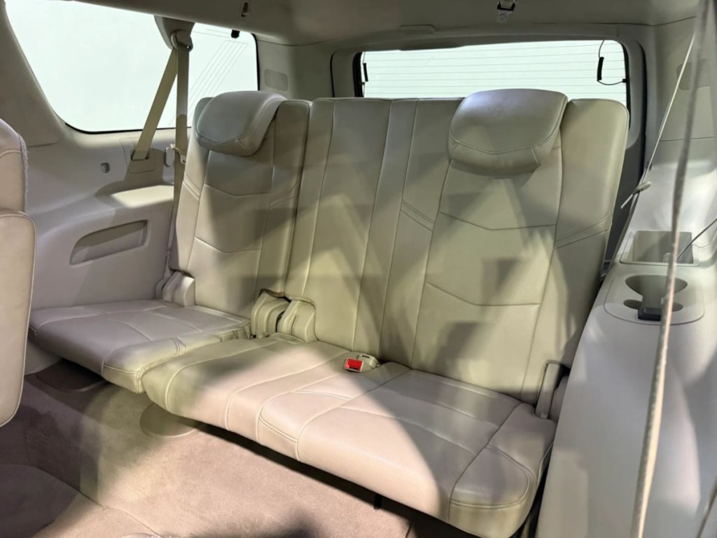 2015 Cadillac Escalade Image 23