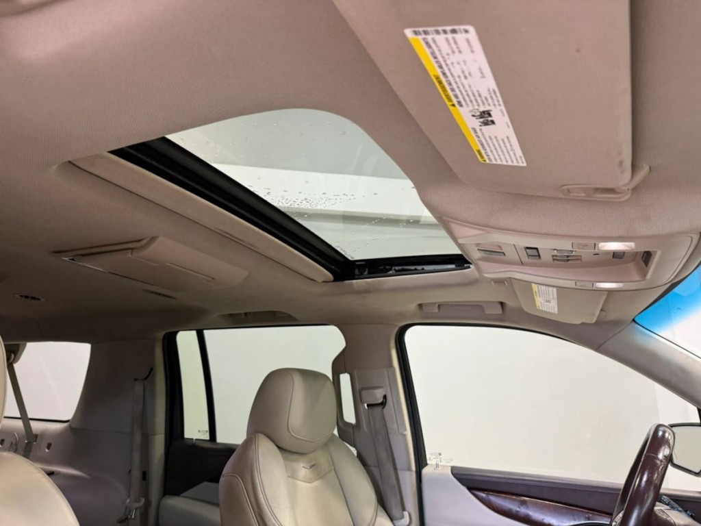 2015 Cadillac Escalade Image 26