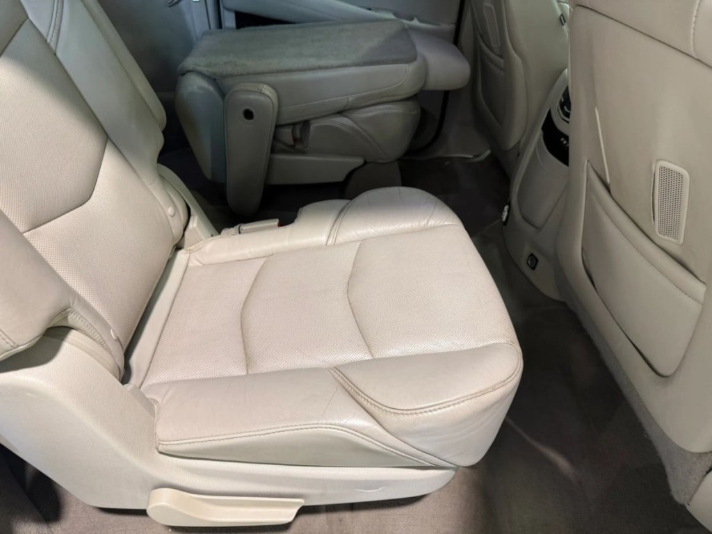 2015 Cadillac Escalade Image 28