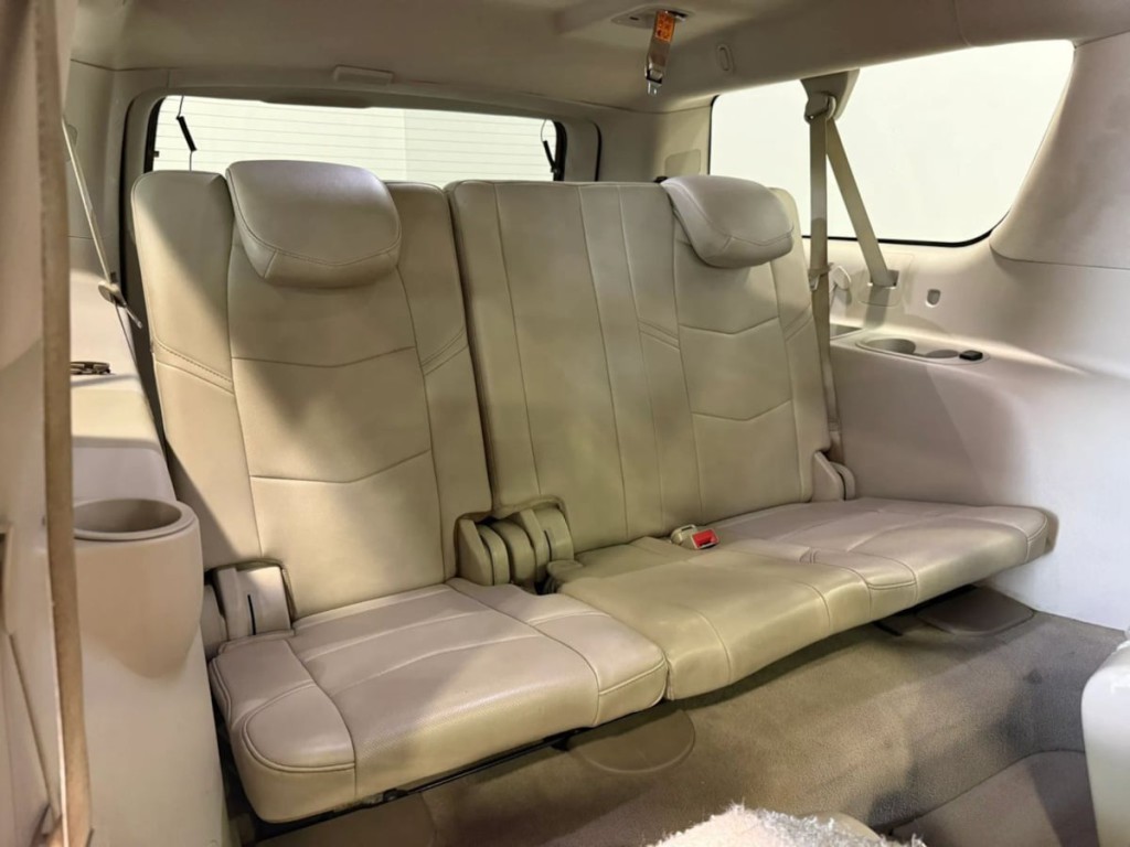 2015 Cadillac Escalade Image 29