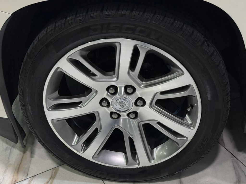 2015 Cadillac Escalade Image 30