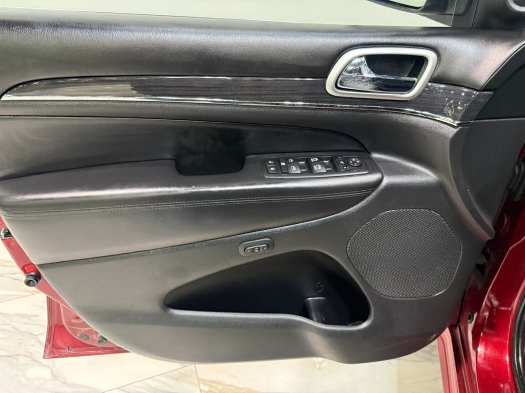 2015 Jeep Grand Cherokee Image 12