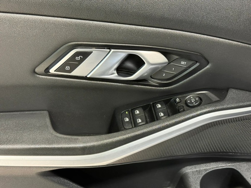2020 BMW 3 Series Image 13