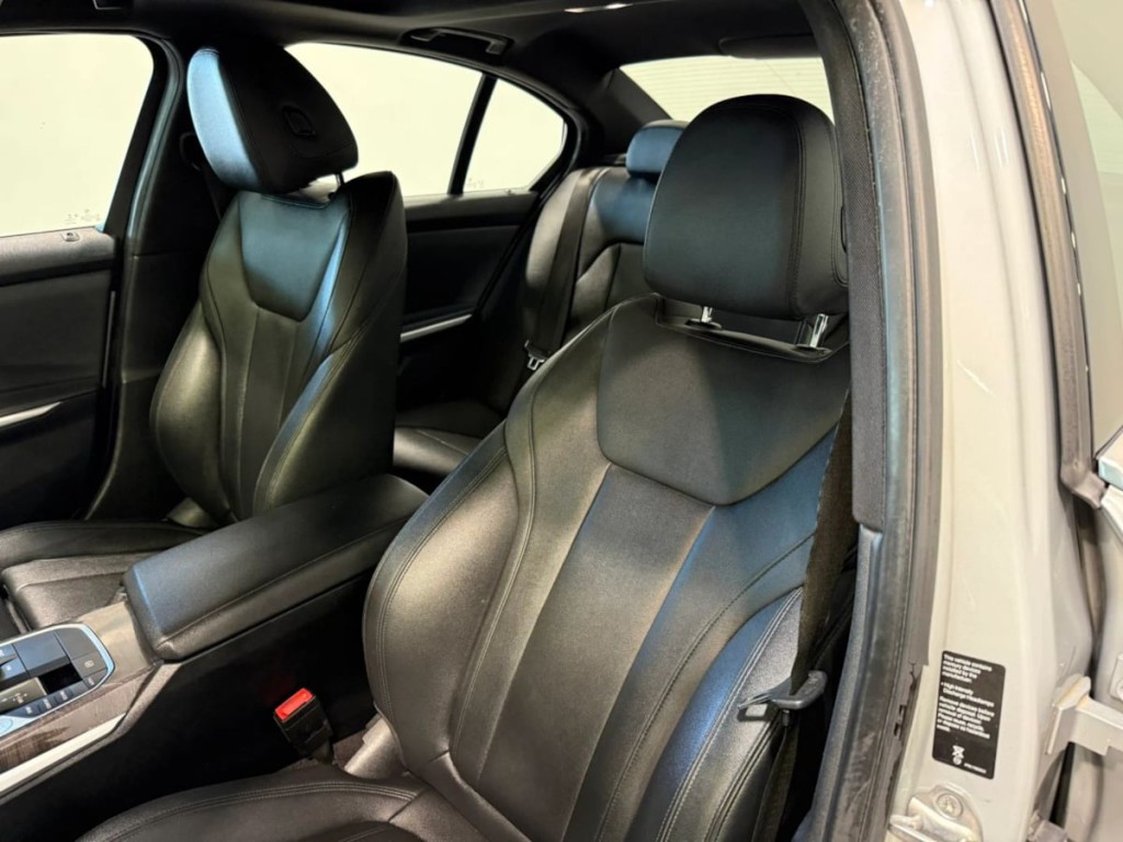 2020 BMW 3 Series Image 23