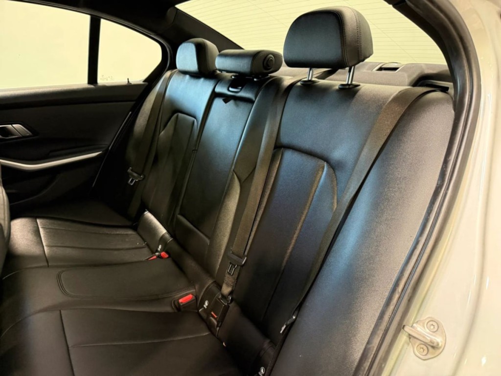 2020 BMW 3 Series Image 25