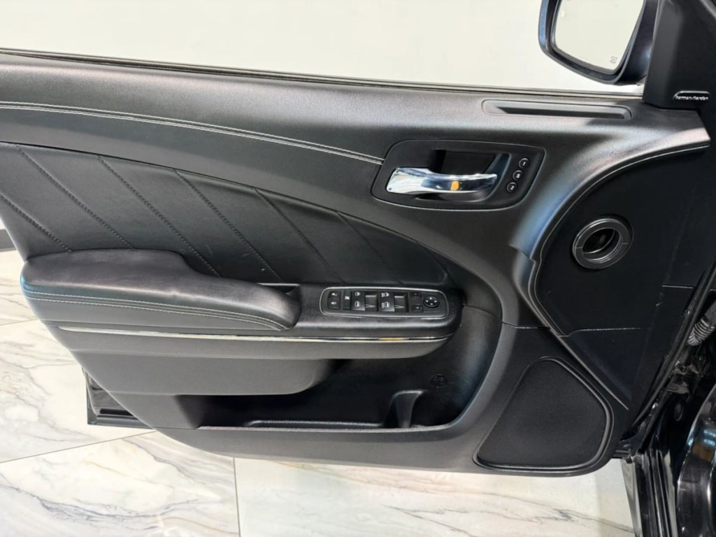 2022 Dodge Charger Image 12