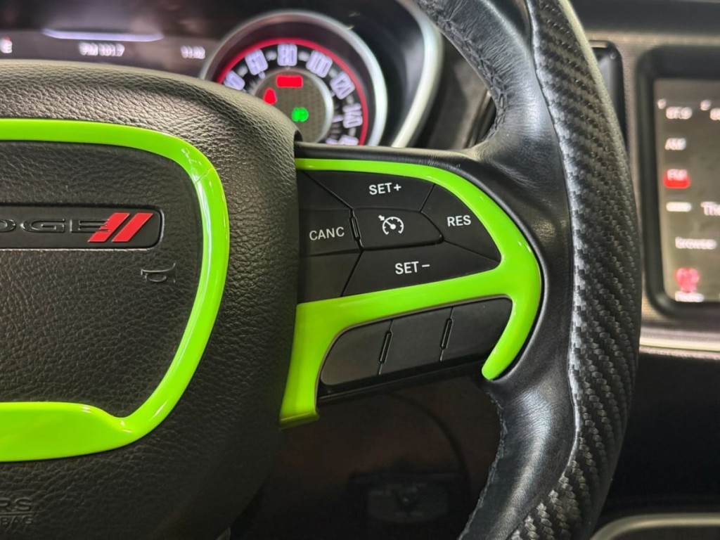 2015 Dodge Challenger Image 16